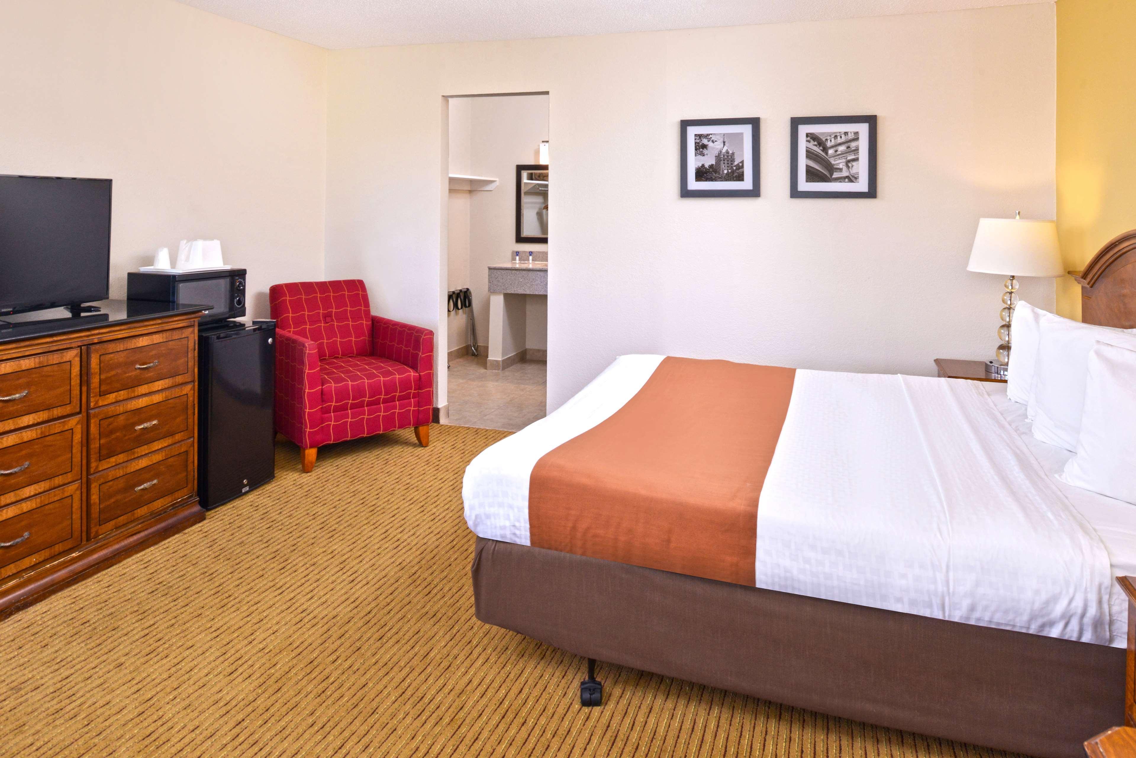 Americas Best Value Inn Платсбърг Екстериор снимка