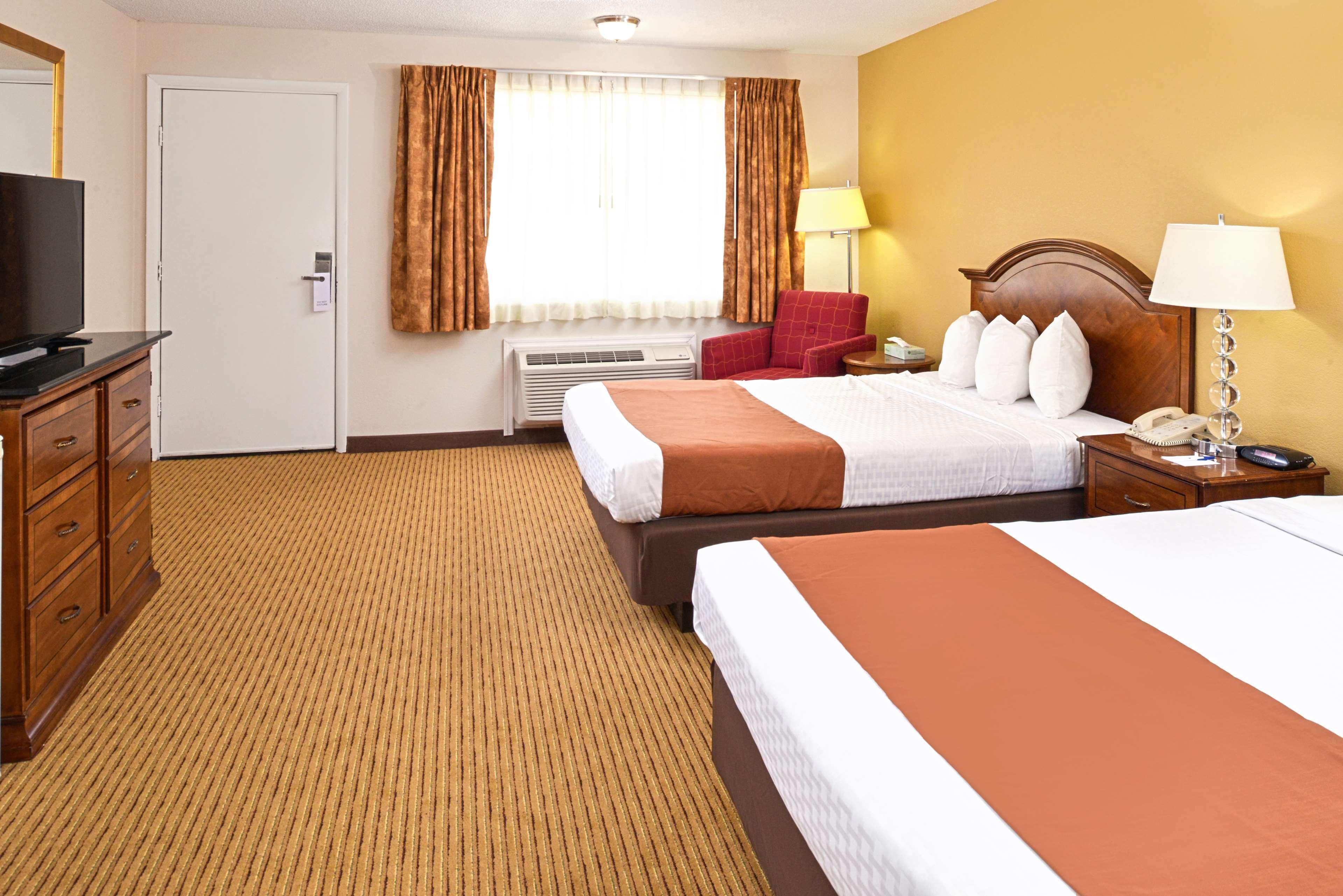 Americas Best Value Inn Платсбърг Екстериор снимка