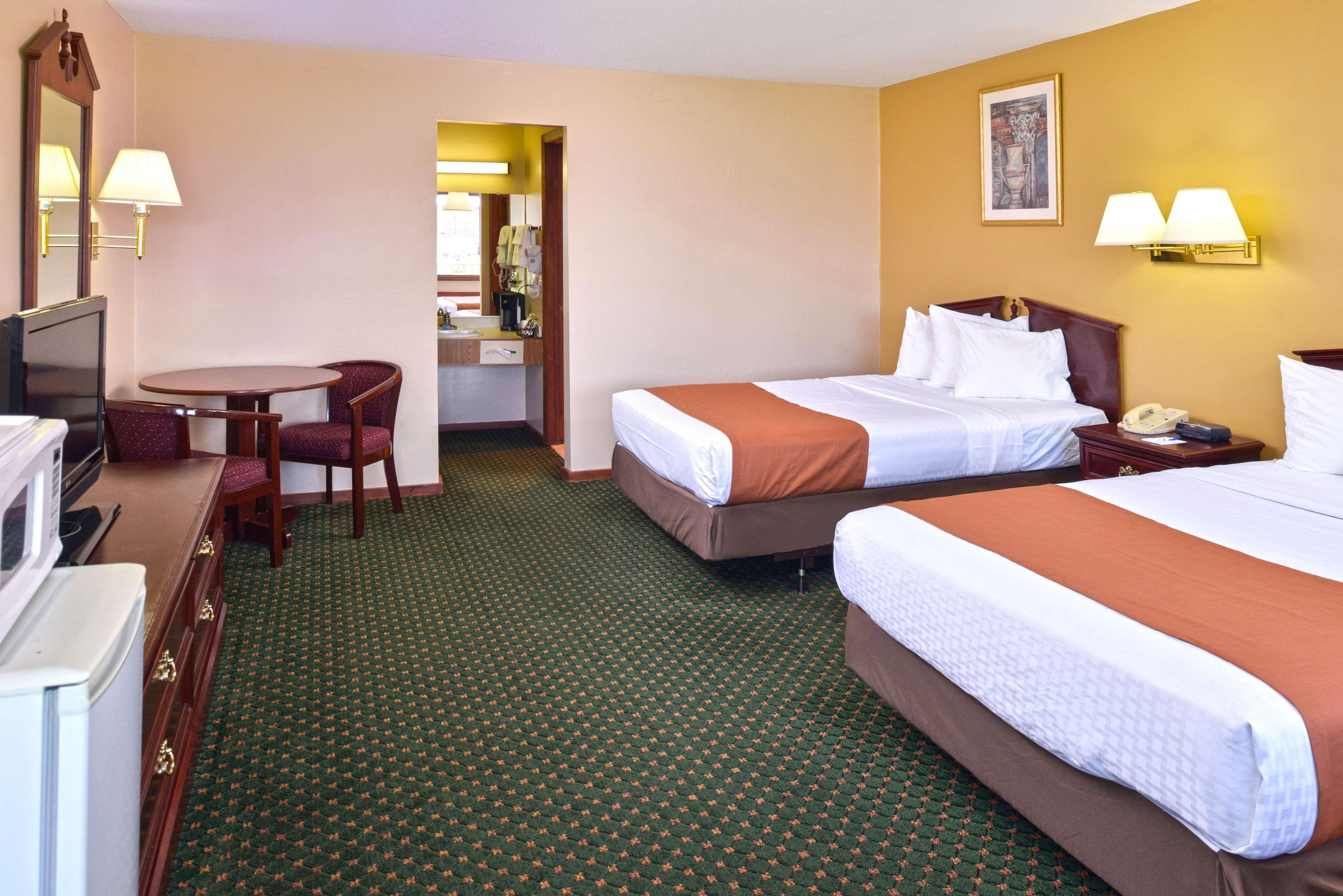 Americas Best Value Inn Платсбърг Екстериор снимка