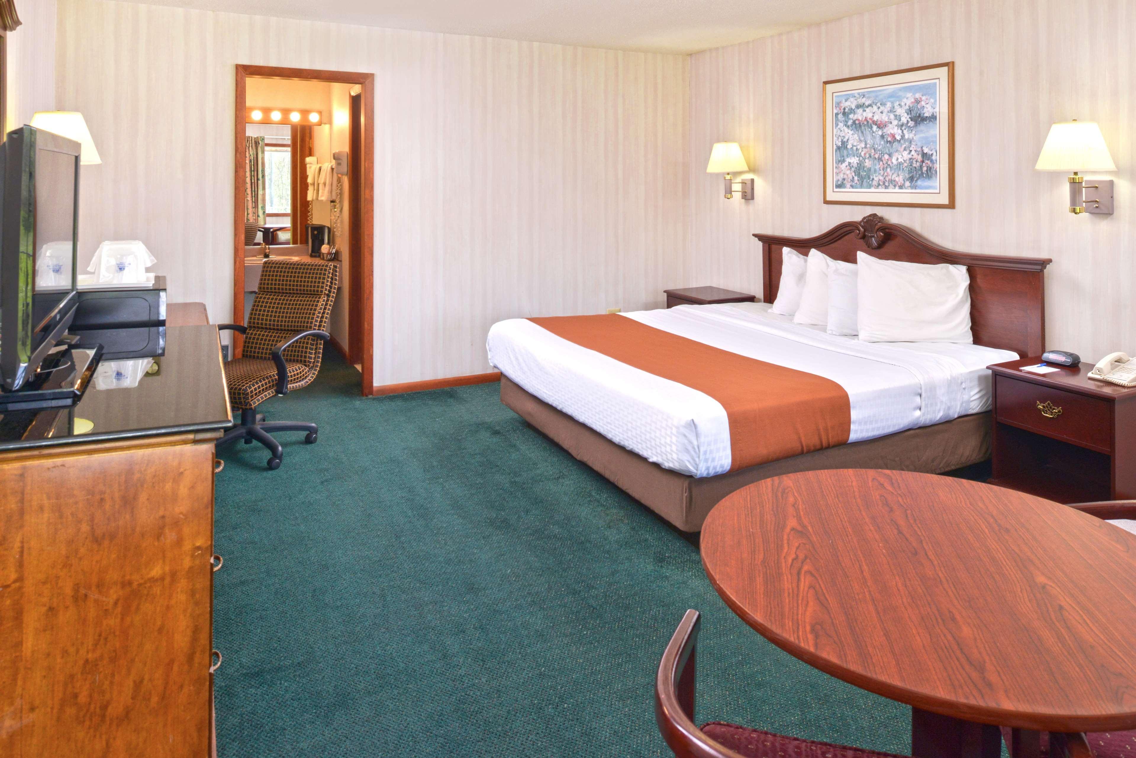 Americas Best Value Inn Платсбърг Екстериор снимка
