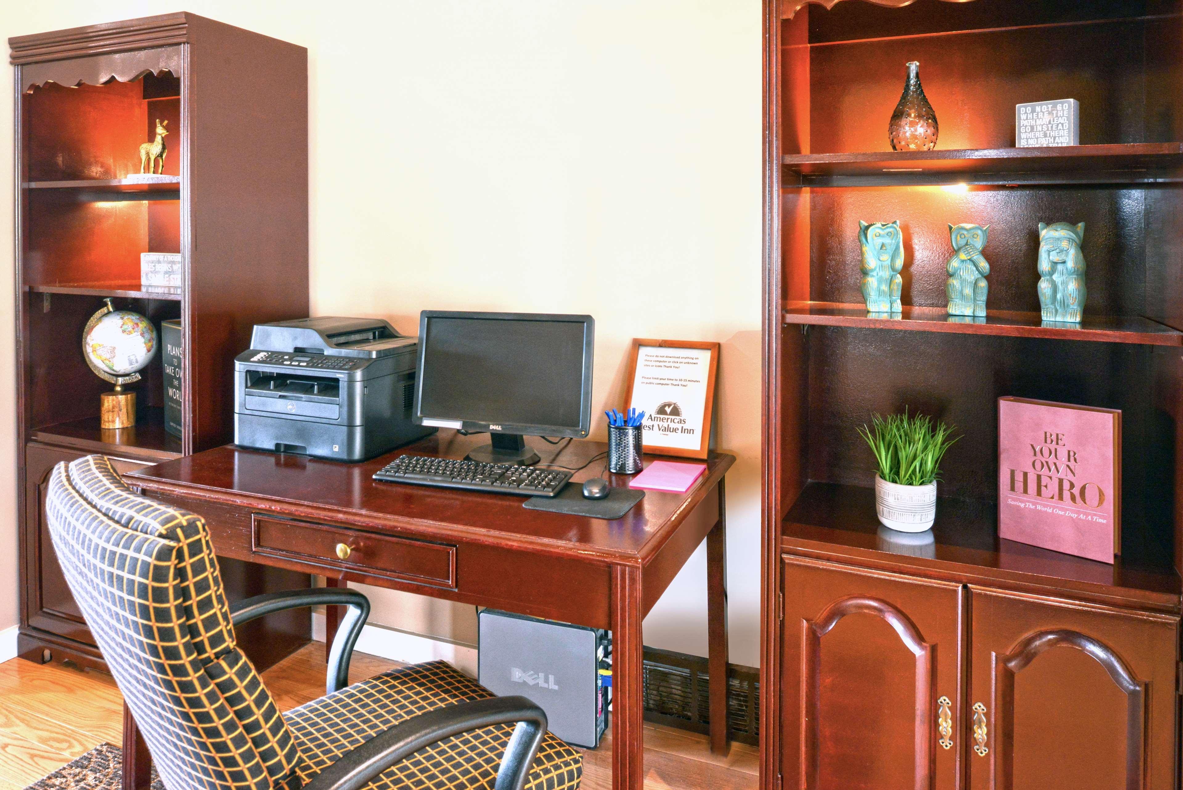 Americas Best Value Inn Платсбърг Екстериор снимка