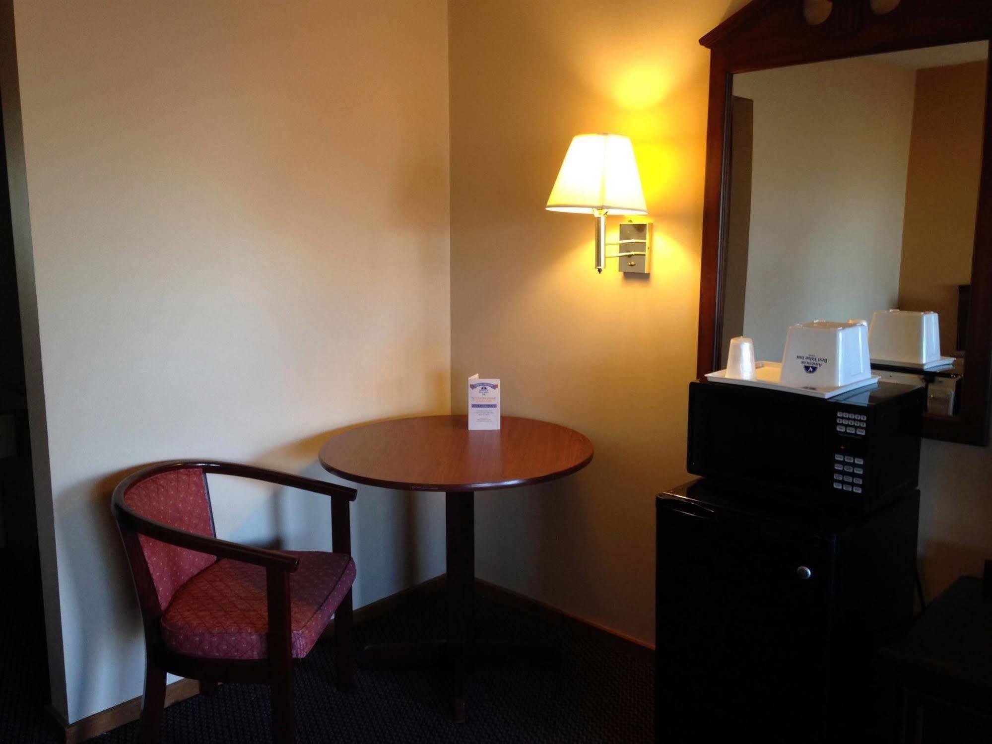 Americas Best Value Inn Платсбърг Екстериор снимка