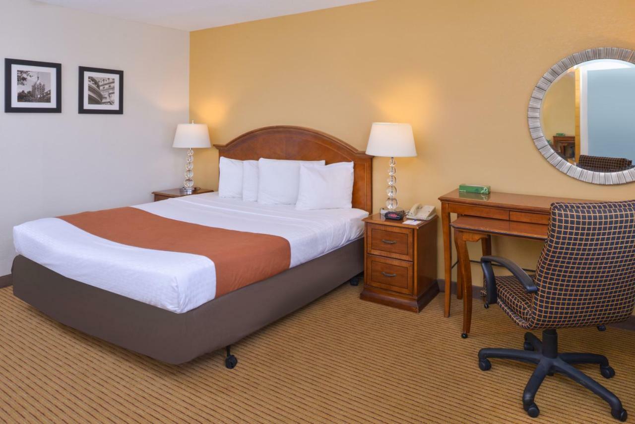 Americas Best Value Inn Платсбърг Екстериор снимка