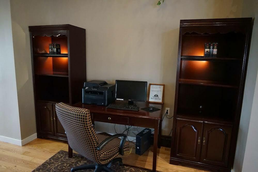 Americas Best Value Inn Платсбърг Екстериор снимка